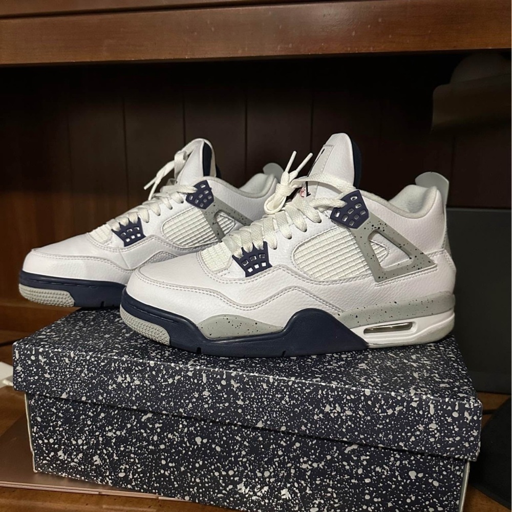 Jordan Men's White and Navy Sneakers